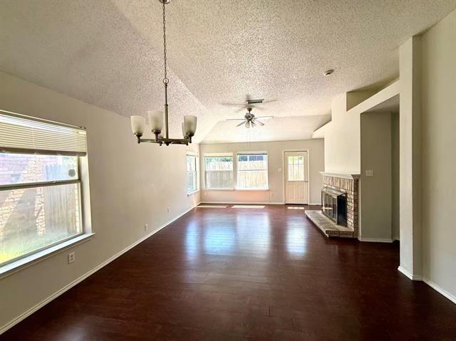 Building Photo - 6912 Hickory Creek