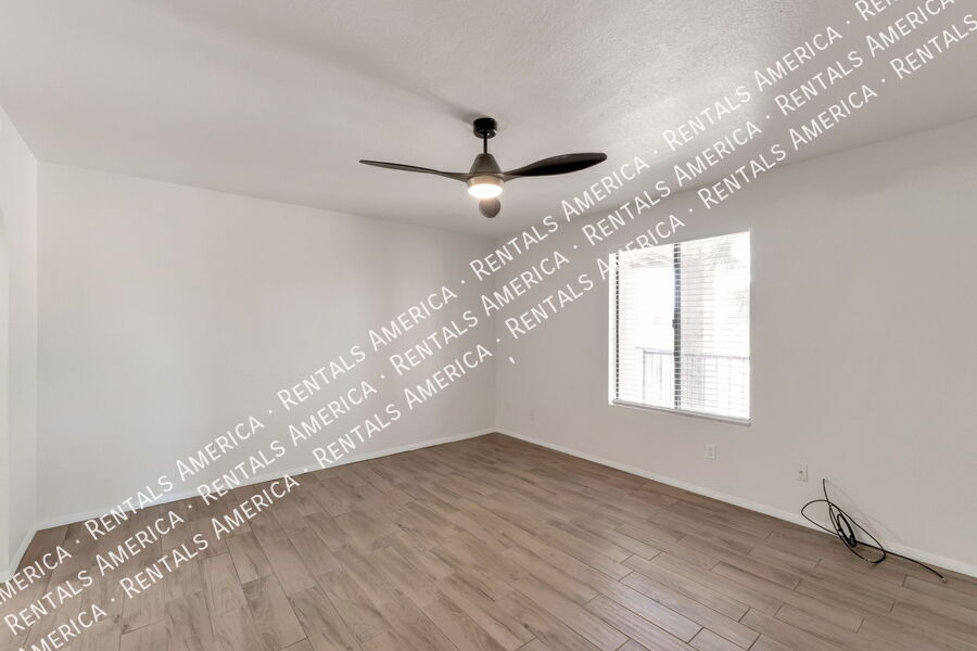 Building Photo - 8263 N Oracle Rd