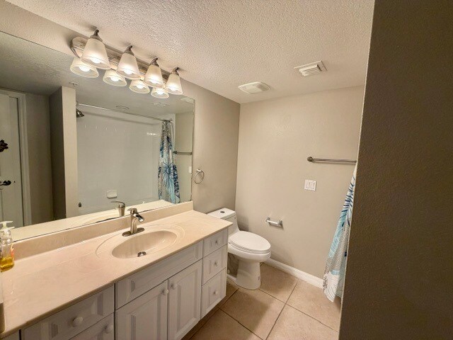 Building Photo - 7028 Sevilla Ct