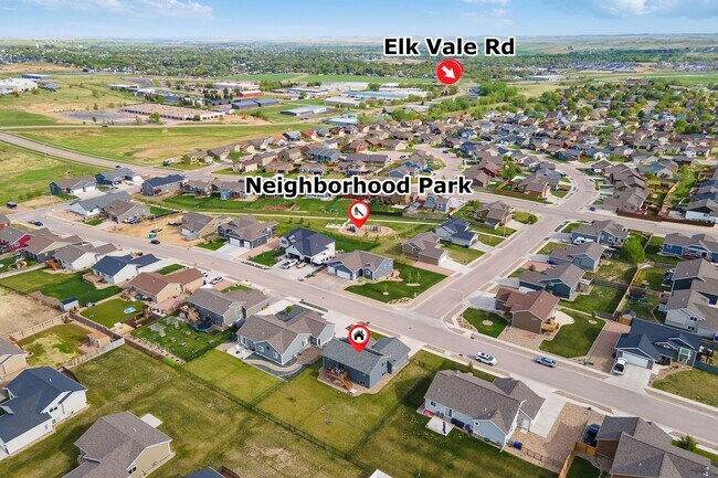 Building Photo - 4 BED | 3 BATH | DOUBLE GARAGE | RAPID VALLEY