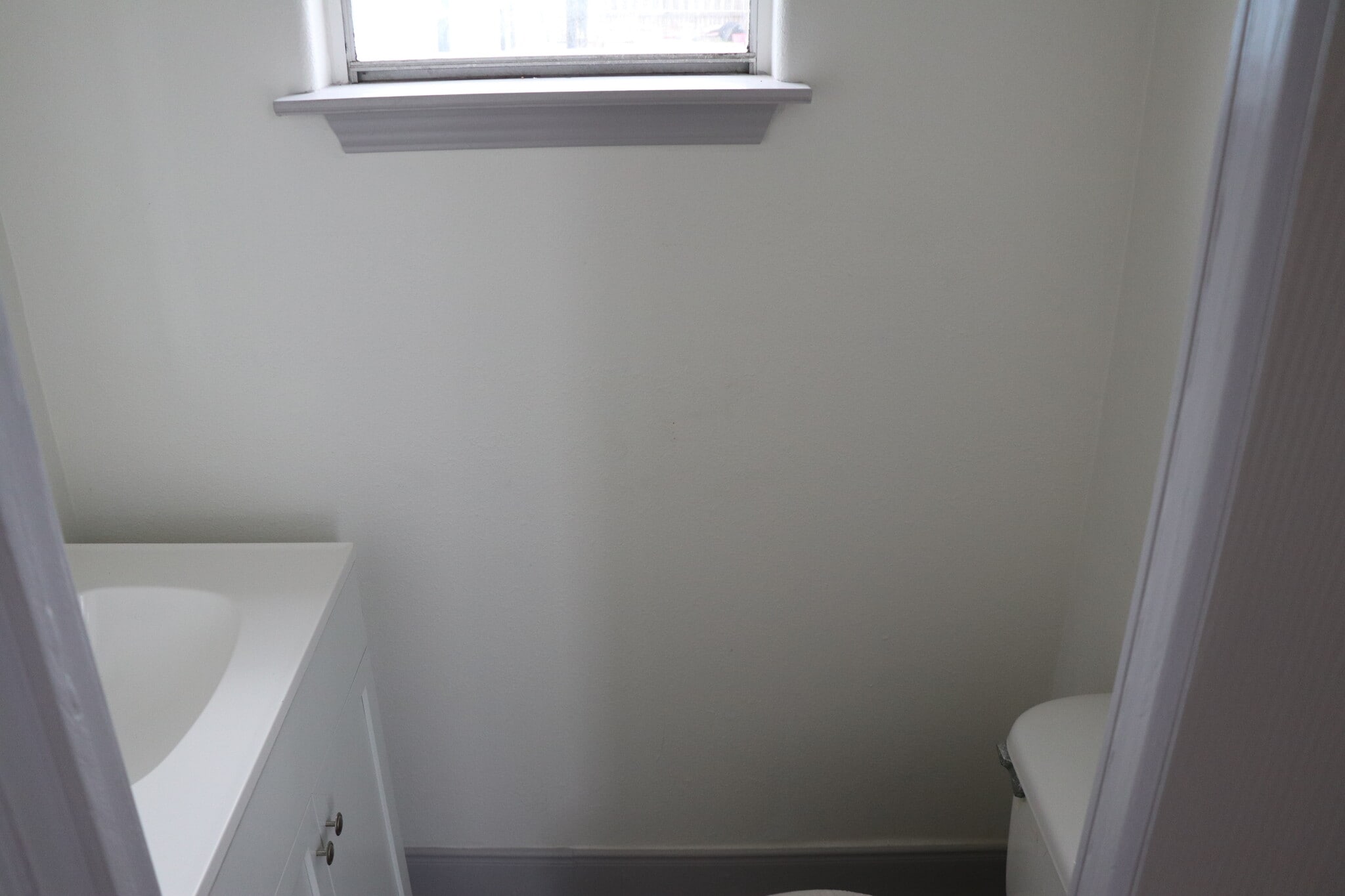 1/2 Bath - 2772 El Paso Ave