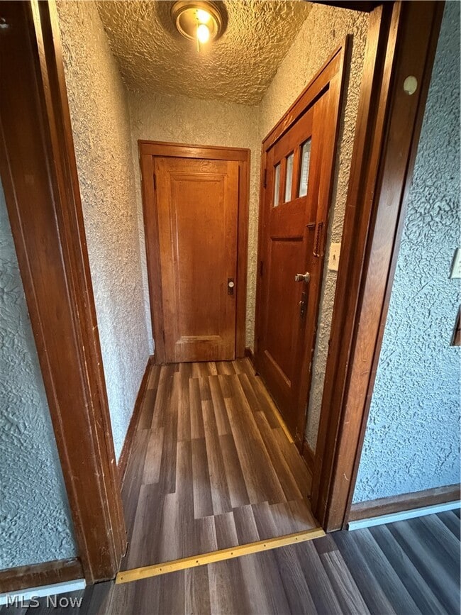 Building Photo - 119 Upland Ave