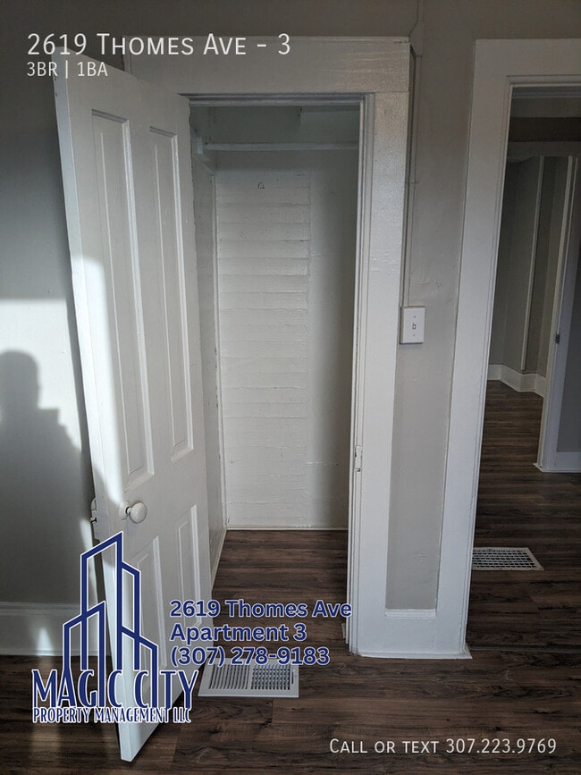 Building Photo - 2619 Thomes Ave