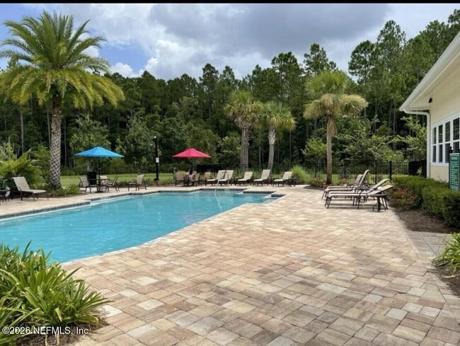 Building Photo - 211 Diamondback Ave