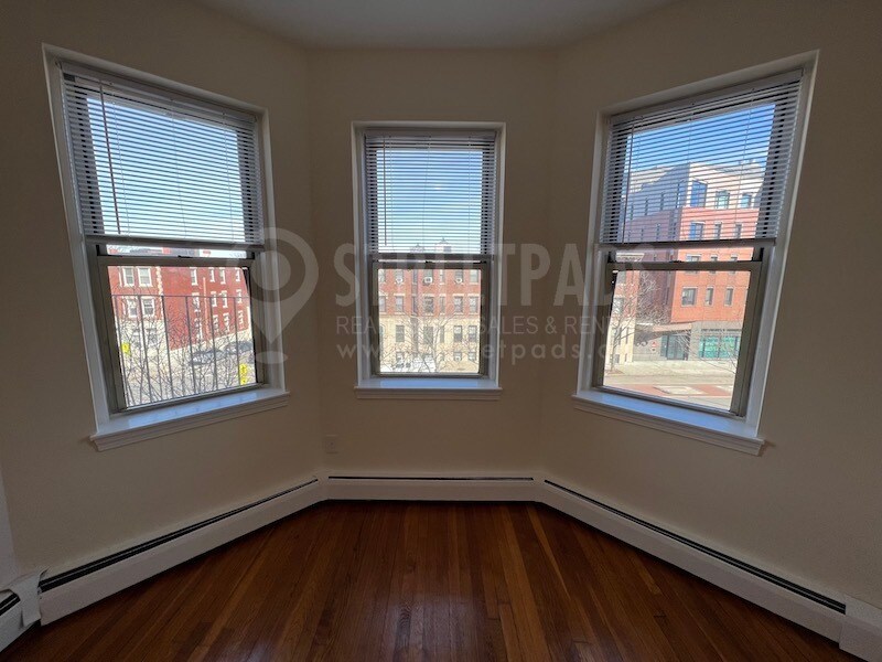 Building Photo - 60 Brighton Ave