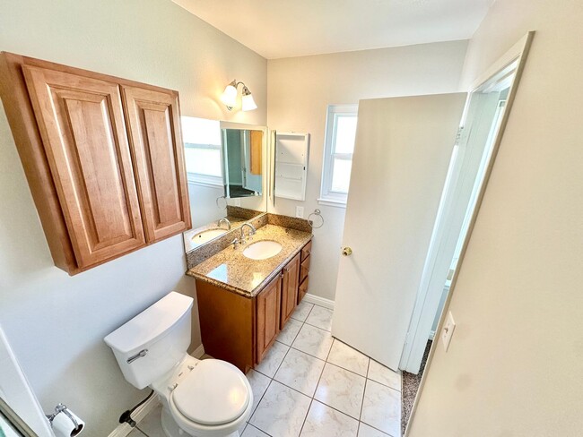 Building Photo - Single family home located in desirable Yorba Linda neighborhood! SMALL/MEDIUM DOGS OK!