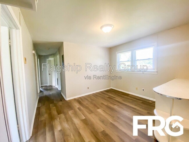 Building Photo - 231 Bunche Dr