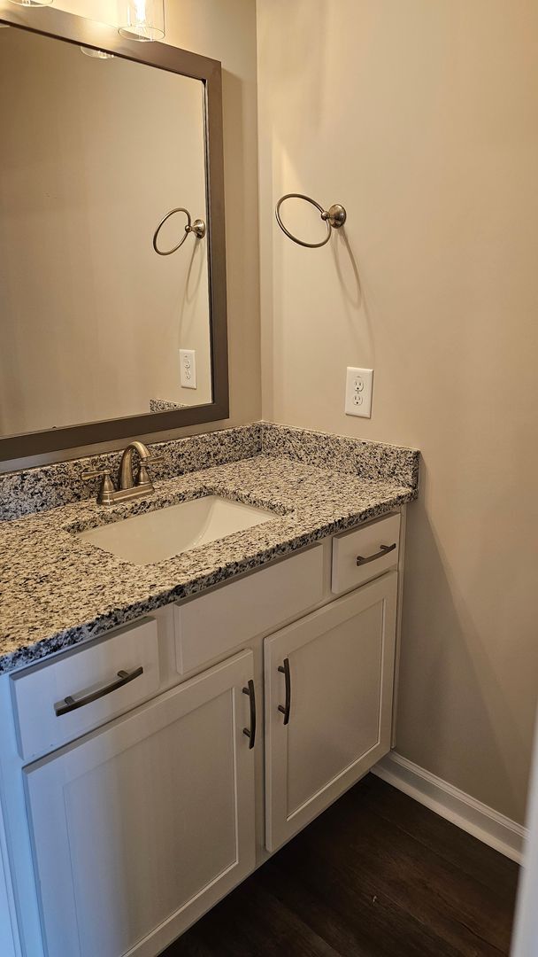 Building Photo - Built in 2024! Close to downtown 2 Bed/2.5 Bath. Nice private backyard with trees