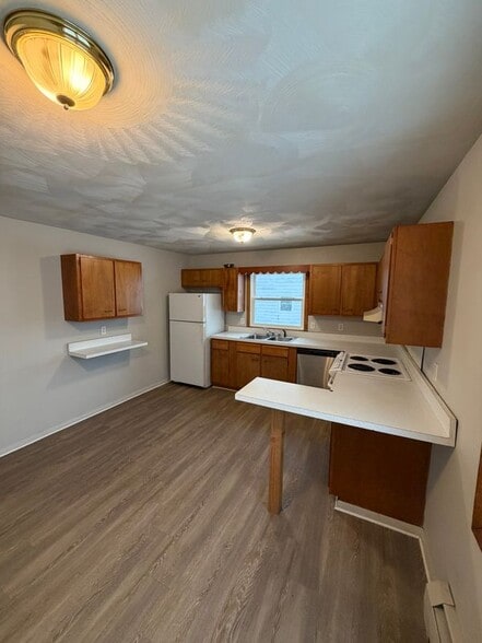 Building Photo - 44 Young Ave