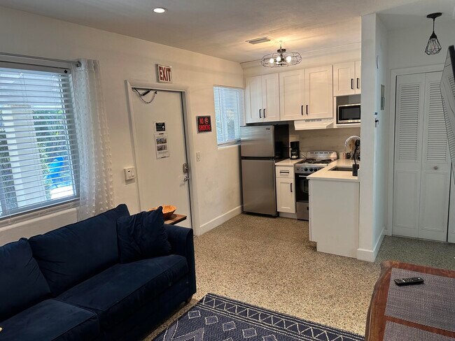 Building Photo - 1258 Beach Rd