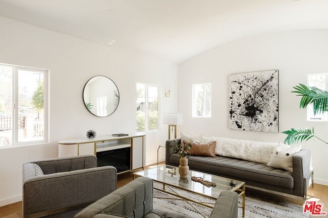 Building Photo - 4879 Hartwick St