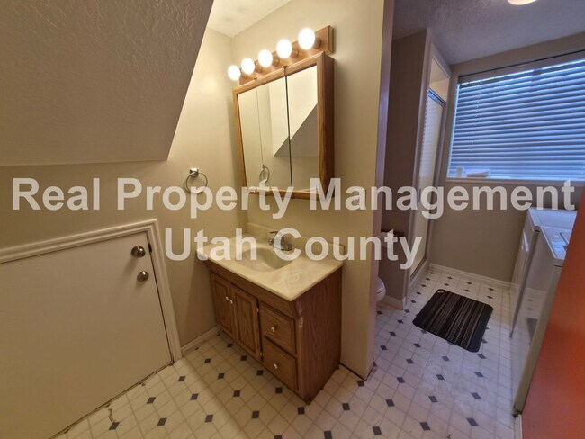 Building Photo - Great Lehi Home