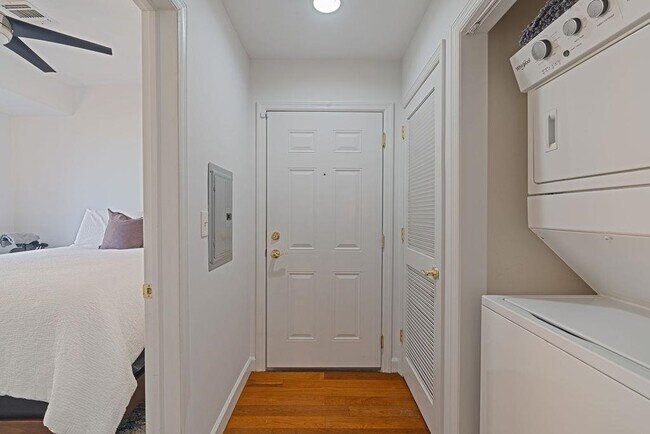 Building Photo - 620 38th St