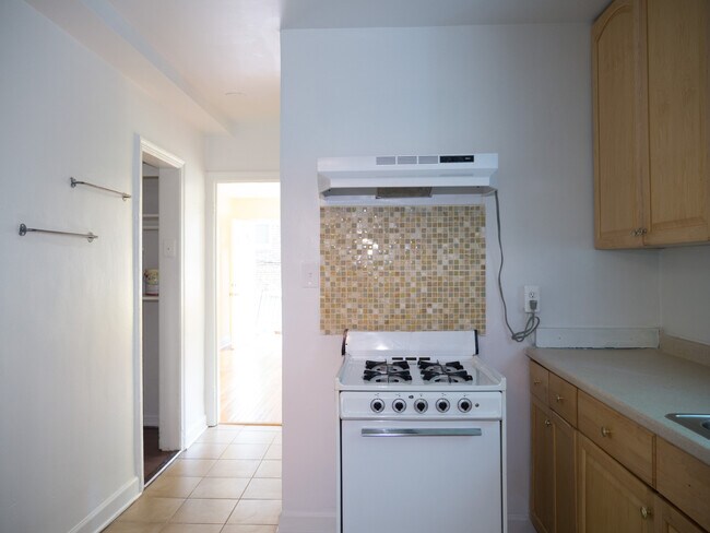 Building Photo - 8007 Garland Ave