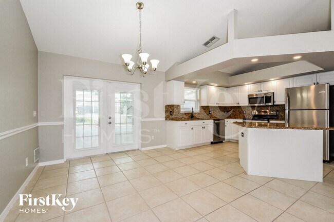 Building Photo - 1125 NE 33rd Ln