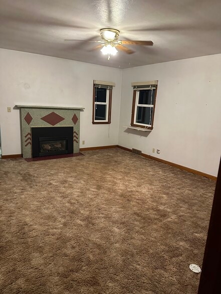 Building Photo - 820 S 10th St