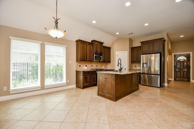 Building Photo - 26115 Serenity Oaks Dr