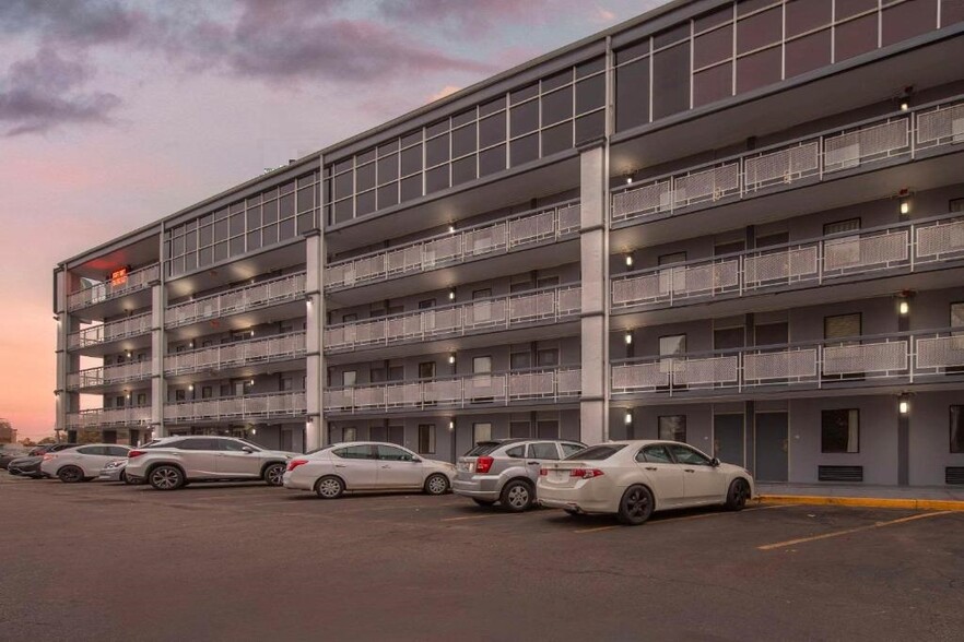 Primary Photo - Downtown Studio Suites- All Included
