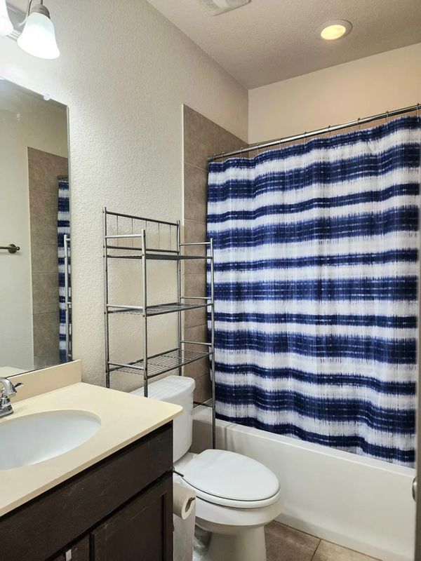 Building Photo - 4816 Bridgewater St