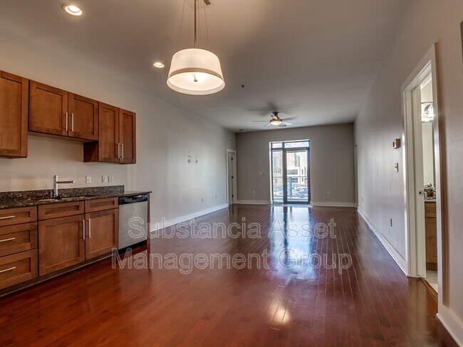 Primary Photo - 444 N Central Ave
