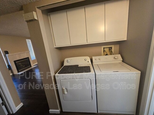 Building Photo - 4270 Rollingstone Dr