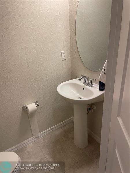 Building Photo - 2127 Appleton Cir S