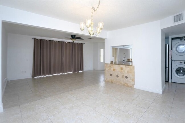 Building Photo - 234 Mango Dr