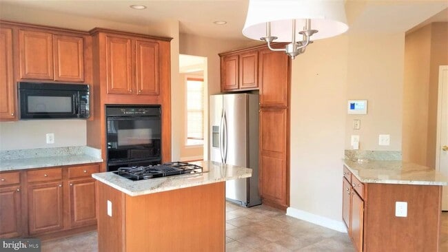 Building Photo - 43649 Riverpoint Dr