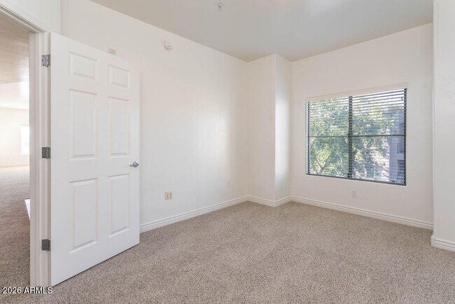 Building Photo - 5450 E Deer Valley Dr