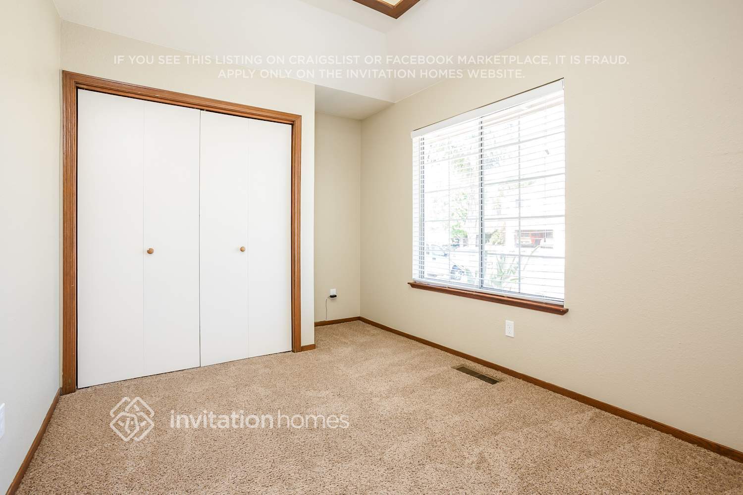 Building Photo - 880 Fieldstone Ct