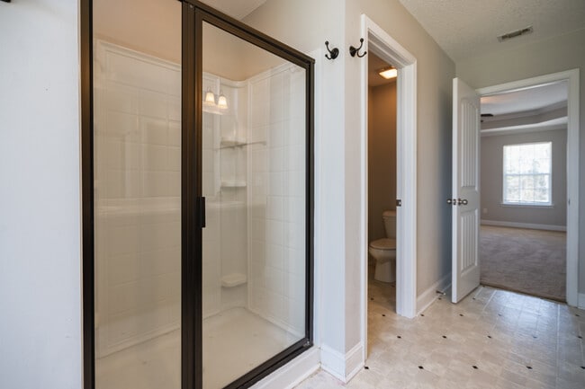 Building Photo - 141 Powers Dr