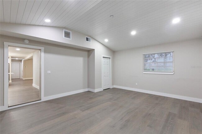 Building Photo - 4905 Nesmith Rd