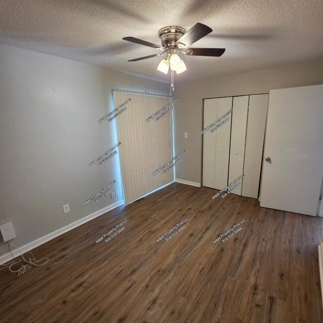 Building Photo - 408 NE Westwind Dr