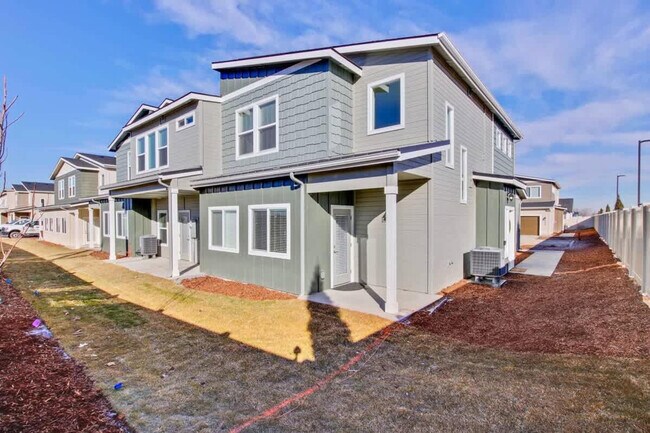 Building Photo - 5494 Cherry Ln