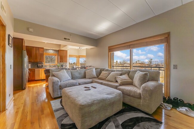 Building Photo - 2805 N 75th Ct