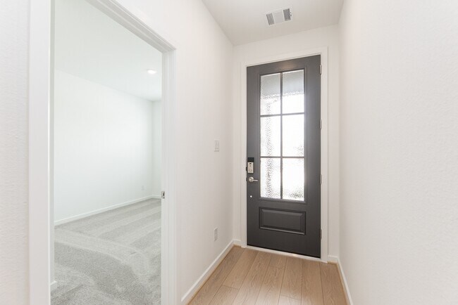 Building Photo - 9723 Rialto Hts Dr