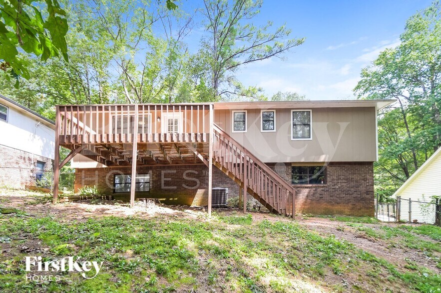 Building Photo - 303 Coalmont Rd