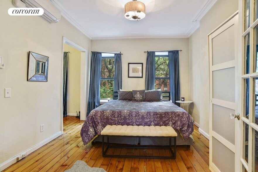 Primary Photo - 127 St Marks Pl