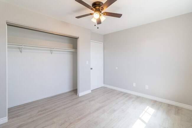 Building Photo - Beautiful 3/2 Apple Valley Home