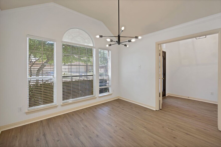Building Photo - 5516 Broken Bend Dr