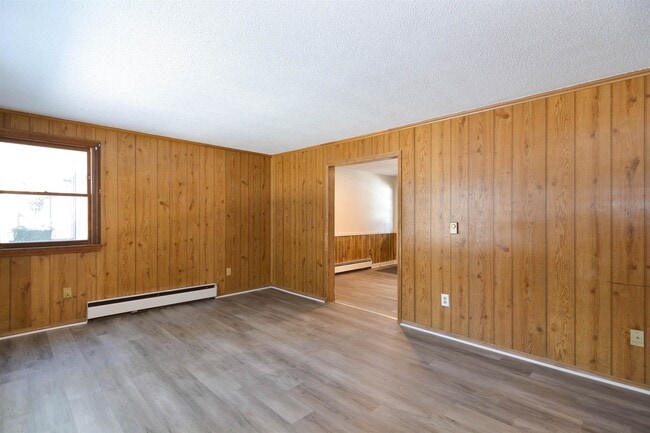 Building Photo - 3 Holly Ln