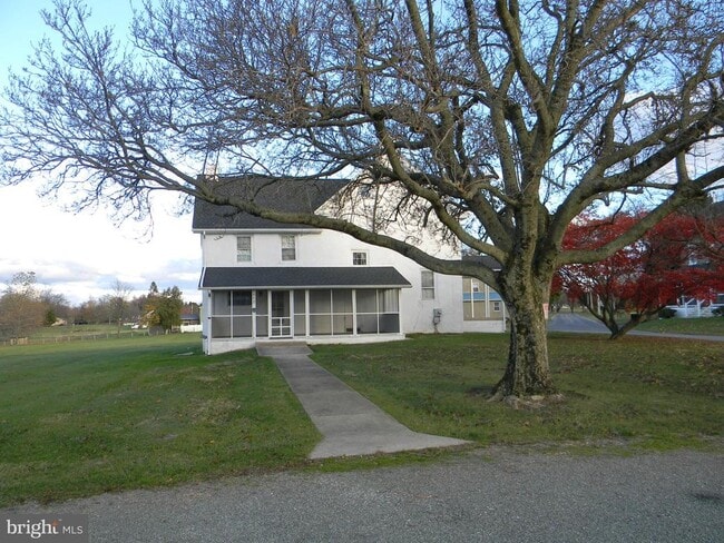 Building Photo - 863 Lombard Rd