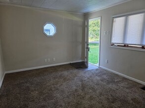 Building Photo - 2-Bedroom, 1-Bathroom Home with Basement – $1,100/Month | Accepting Section 8