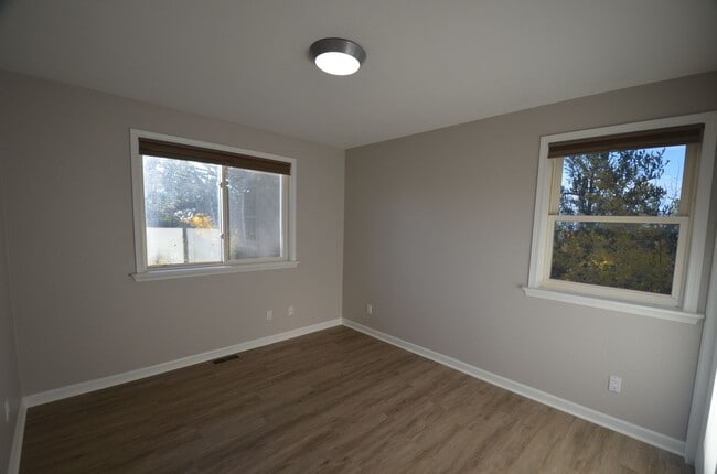 Building Photo - Fairplay home available Now- large fenced yard - Mountain views! Year lease!