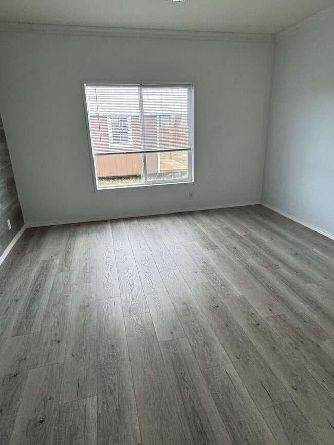 Building Photo - Come and take a look at this GEM!!!!!