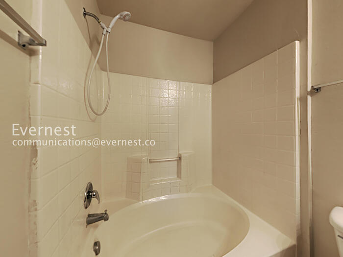 Building Photo - 320 Ezekial Ave