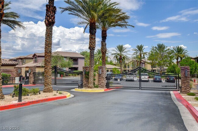 Building Photo - 6868 Sky Pointe Dr
