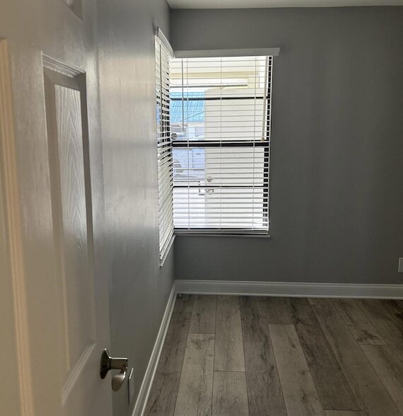 Building Photo - 7716 SE Sugar Sand Cir