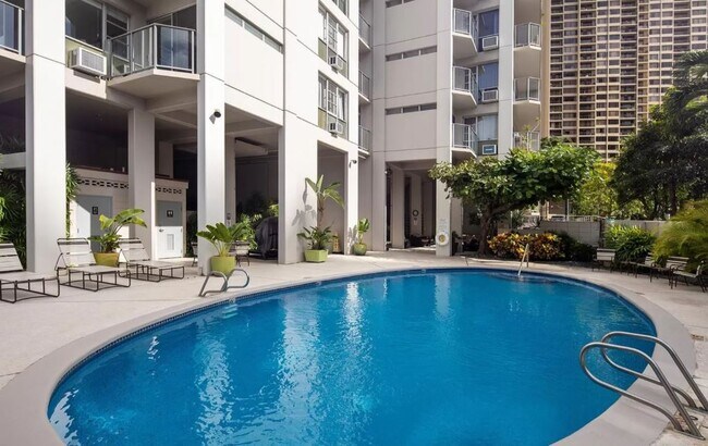 Building Photo - 1645 Ala Wai Blvd