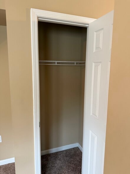 Building Photo - 318 W Kenwood Way